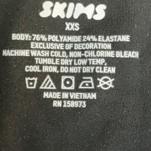 SKIMS Square Neck Bodysuit | Onyx - Picture 12 of 16